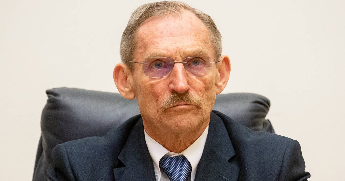  Шандор Пинтер, някогашен основен служител на реда и след това министър на вътрешните работи на Унгария 